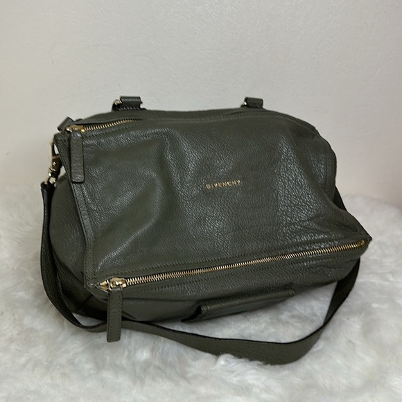 💯Authentic Givenchy Pandora Handbag🍀 - Picture 16 of 16